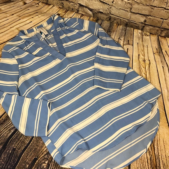 Size M top - Picture 3 of 4